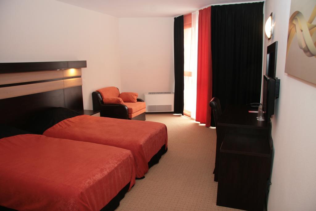 Hotel Byalo More Banite Rom bilde